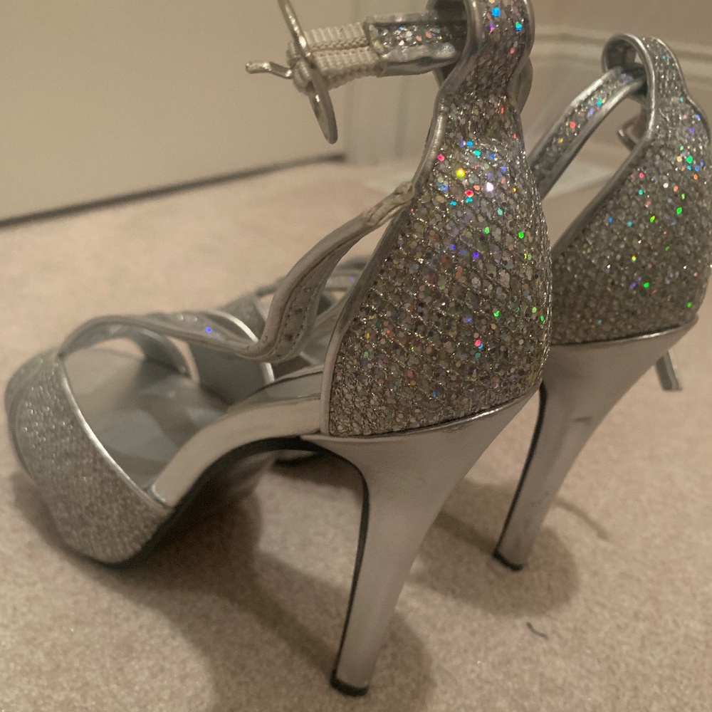 NIB Touch Ups Glitter Tiara Sandal
